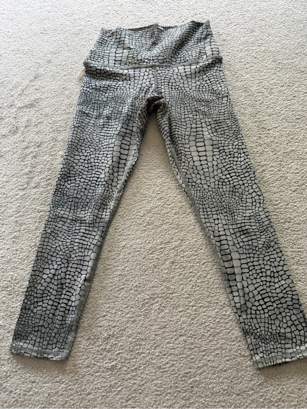 Evolution and Creation Mia Leggings Gray Croc-Print High-Waist